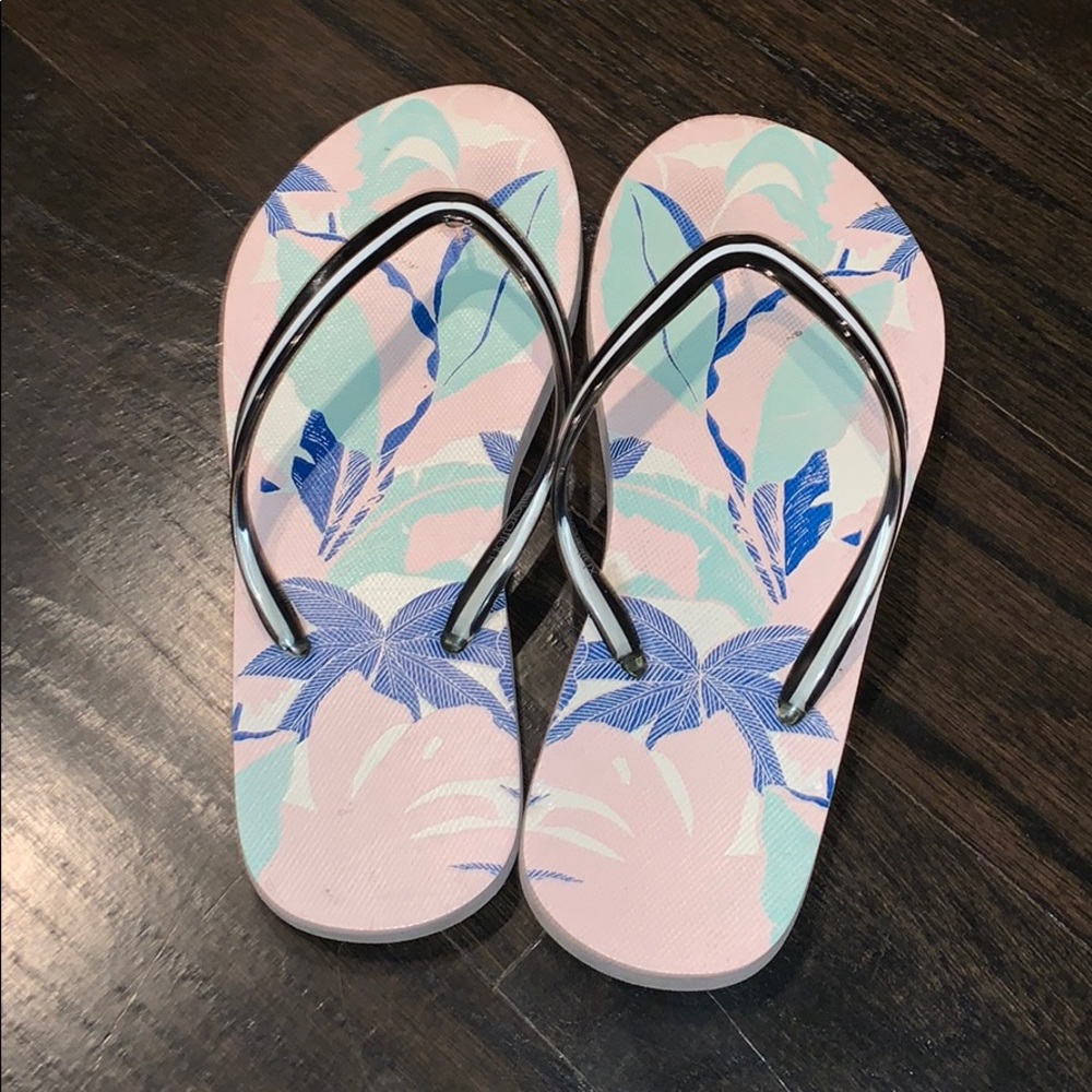 Flip flops.